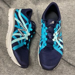 navy blue tennis shoes ladies